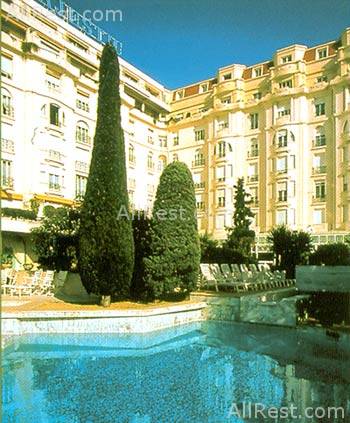 Hotel Majestic Barriere 9